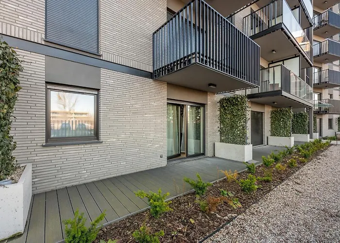 Aparthotel Nadmotlawie Riverside - Gym & Free Parking By Downtown 4*